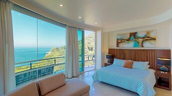 Fully Staffed, Beach Frontage Luxury Villa