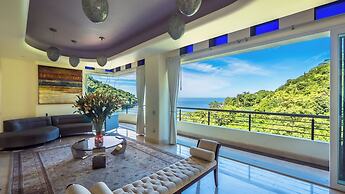 Fully Staffed, Beach Frontage Luxury Villa