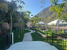 Fully Staffed, Beach Frontage Luxury Villa