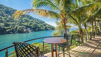 Fully Staffed, Beach Frontage Luxury Villa