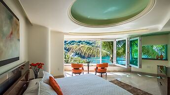 Fully Staffed, Beach Frontage Luxury Villa