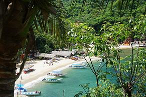 Fully Staffed, Beach Frontage Luxury Villa