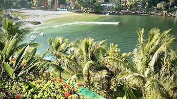 Fully Staffed, Beach Frontage Luxury Villa