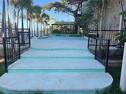 Fully Staffed, Beach Frontage Luxury Villa