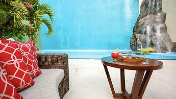 Fully Staffed, Beach Frontage Luxury Villa