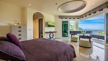 Fully Staffed, Beach Frontage Luxury Villa