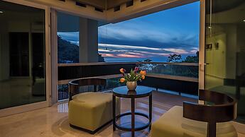 Fully Staffed, Beach Frontage Luxury Villa