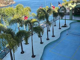 Fully Staffed, Beach Frontage Luxury Villa