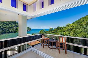 Fully Staffed, Beach Frontage Luxury Villa