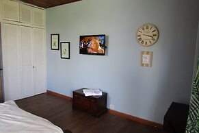 Comfortable Room With Balcony 5 Minutes Walk From the Main Beach