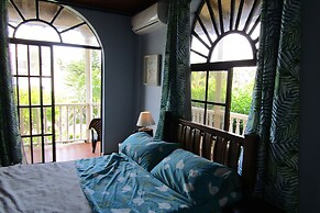 Comfortable Room With Balcony 5 Minutes Walk From the Main Beach