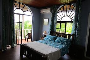 Comfortable Room With Balcony 5 Minutes Walk From the Main Beach