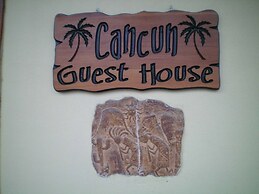 Room in B&B - Cancun Guest House 2
