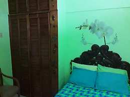 Room in B&B - Cancun Guest House 6