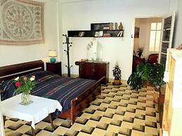 Room-double Bedroom in the Heart of Tang