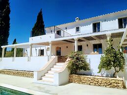 Exclusive Finca With Padel Court in Ronda - La Villa Magdalena