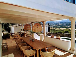Exclusive Finca With Padel Court in Ronda - La Villa Magdalena