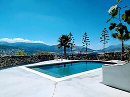 Exclusive Finca With Padel Court in Ronda - La Villa Magdalena
