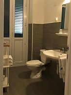Azur Hotel