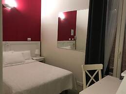 Azur Hotel