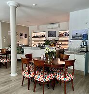 Azur Hotel