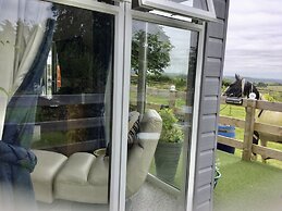 Stunning 2-bed Cottage Countryside Outside Ayr