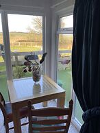 Stunning 2-bed Cottage Countryside Outside Ayr