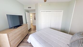 Silver Beach Towers 506w 4 Bedroom Condo by RedAwning