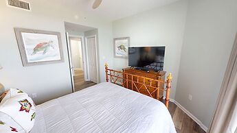 Silver Beach Towers 506w 4 Bedroom Condo by RedAwning