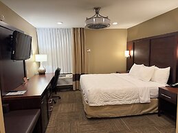 Giles Hotel Inn & Suites