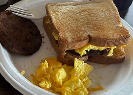 Giles Hotel Inn & Suites