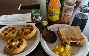 Giles Hotel Inn & Suites