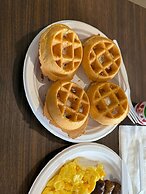 Giles Hotel Inn & Suites