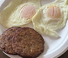 Giles Hotel Inn & Suites