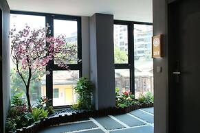 Gamalan FL Spring Hotel