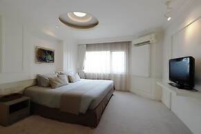 V Verve Service Apartment Hotel