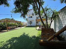 Mare S&M Hostal