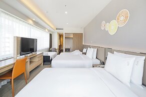 Holiday Inn & Suites Shin Osaka by IHG