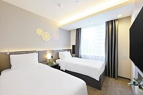 Holiday Inn & Suites Shin Osaka by IHG