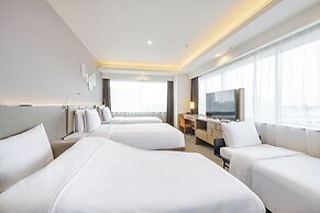 Holiday Inn & Suites Shin Osaka by IHG