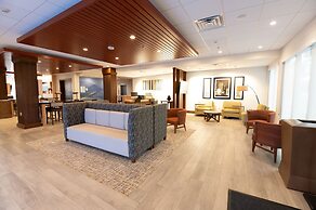 Holiday Inn Express & Suites Dayton East - Beavercreek, an IHG Hotel