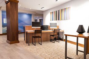Holiday Inn Express & Suites Dayton East - Beavercreek by IHG