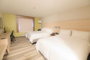 Holiday Inn Express & Suites Dayton East - Beavercreek by IHG