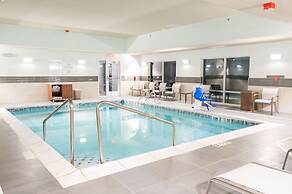 Holiday Inn Express & Suites Dayton East - Beavercreek by IHG