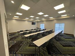 Holiday Inn Express & Suites Dayton East - Beavercreek by IHG