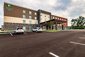 Holiday Inn Express & Suites Dayton East - Beavercreek, an IHG Hotel