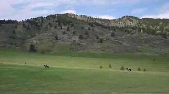 Amazing Sunsets, Biking, Boating and More at The Horsetooth Stoop!