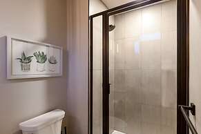 Urban Townhome near Old Town, Breweries, & River!