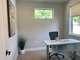 Urban Townhome near Old Town, Breweries, & River!