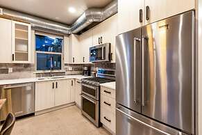 Urban Townhome near Old Town, Breweries, & River!